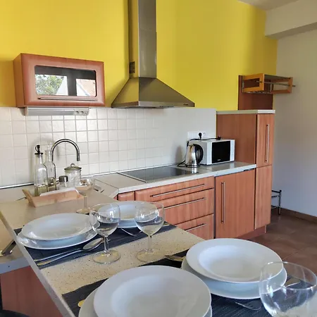 Demaenova 238 Apartman *